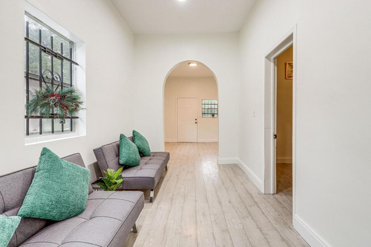 Large, Central, Lovely & Cozy 4Bed/2Bath - House By Everbank Stadium Jacksonville Zewnętrze zdjęcie